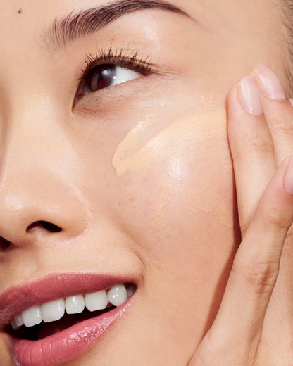 Even Better Clinical™ Vitamin Makeup Broad Spectrum SPF 45 - US 1020